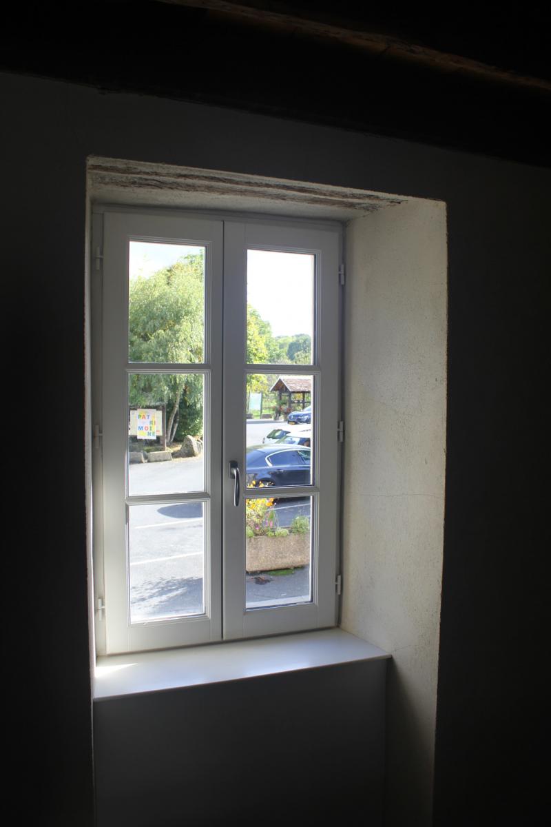 Figure 32 : Logement 3 – Fenêtre battante bois (source : CREBA)